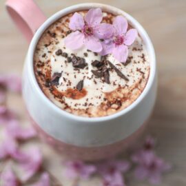 Alternative view of Royal Hot Cocoa French Vanilla – 1 kg